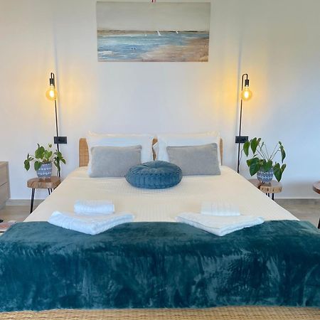 Cavos Luxury Apartments Kíssamos Extérieur photo