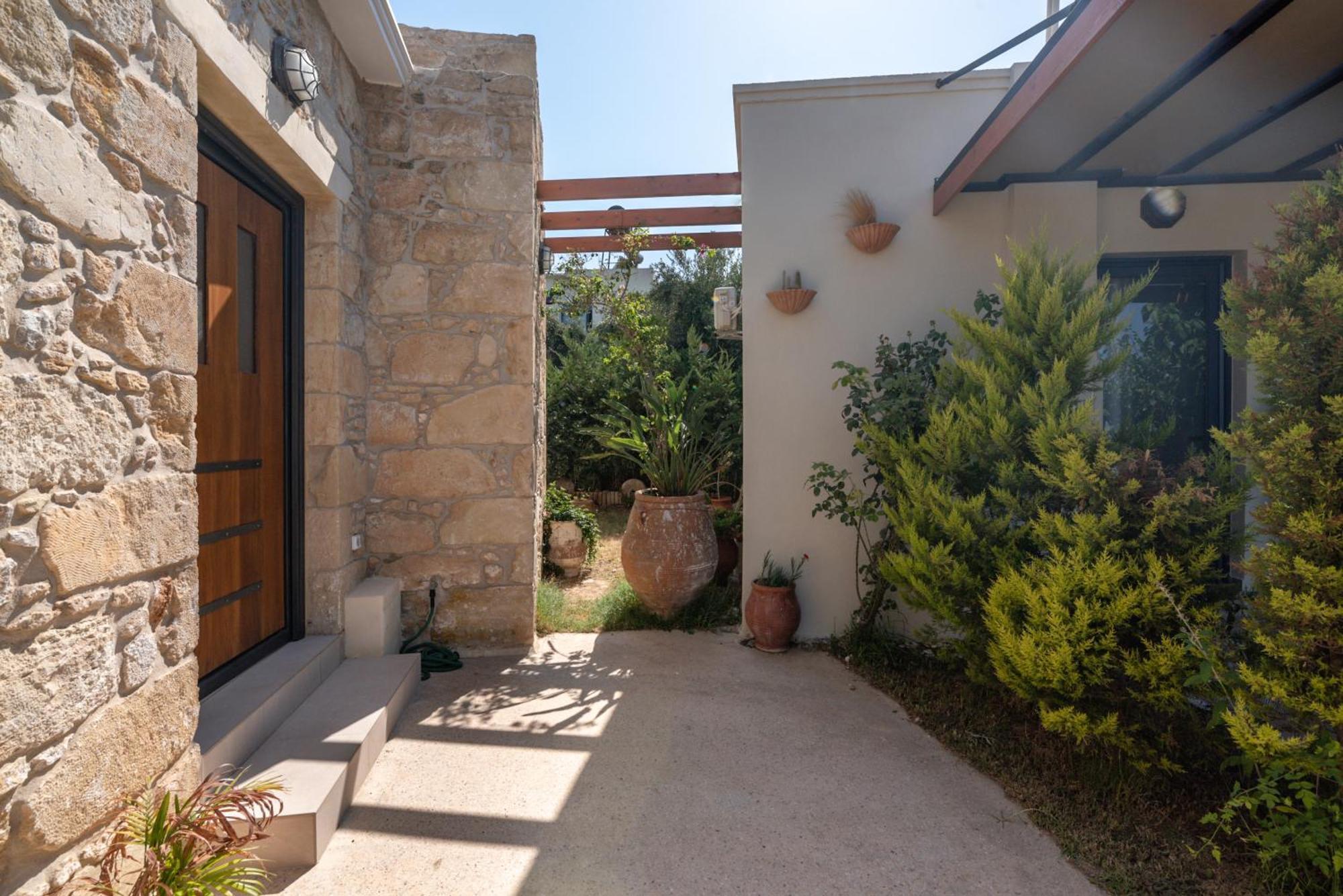 Cavos Luxury Apartments Kíssamos Extérieur photo